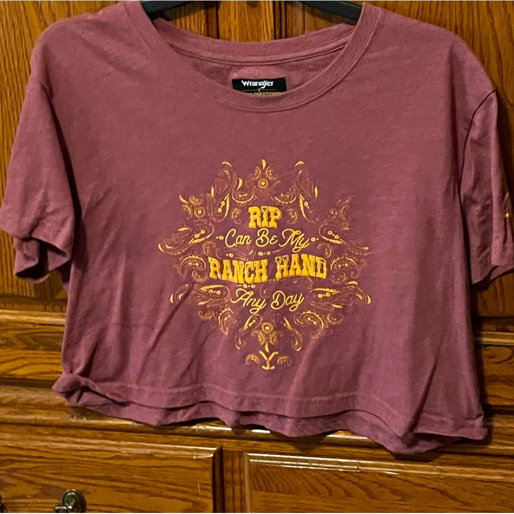 Yellowstone-Wrangler, cropped tee